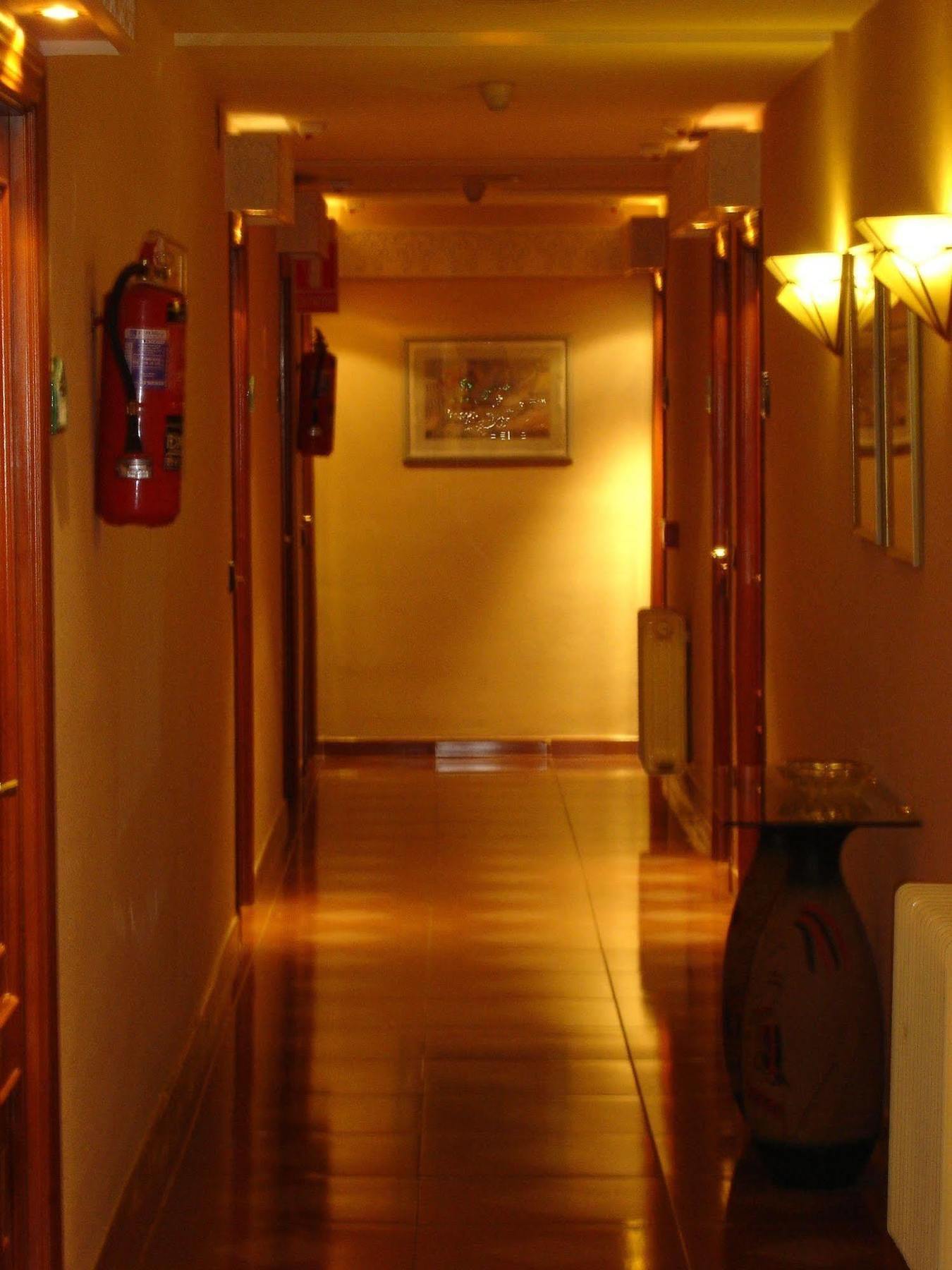 Hotel Vista Nevada Darro Extérieur photo